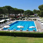 Daire Isstravel, Homes With Common Swimming-pool From 400 To 900 Mt From The Sea