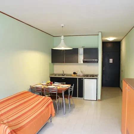 Isstravel, Homes With Common Swimming-pool In From 400 To 900 Meters From The Sea