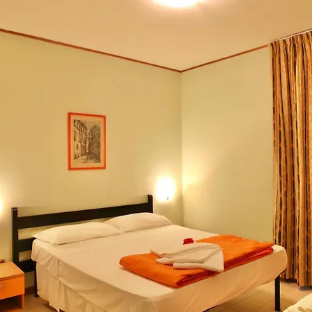 Isstravel, Homes With Common Swimming-pool In From 400 To 900 Meters From The Sea