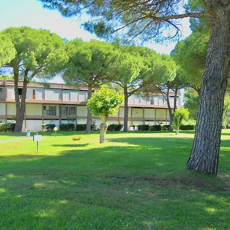 Isstravel, Homes With Common Swimming-pool From 400 To 900 Mt From The Sea Daire *