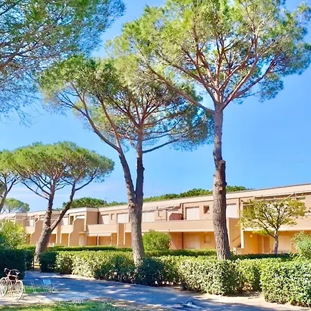Daire Isstravel, Homes With Common Swimming-pool From 400 To 900 Mt From The Sea